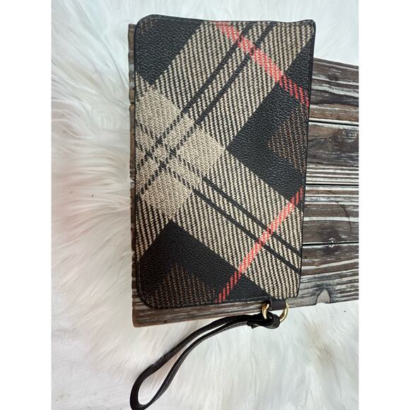 NWOT Wristlet Wallet Plaid - Picture 2 of 3